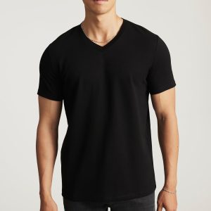 EDITION V-NECK T-SHIRT IN BLACK