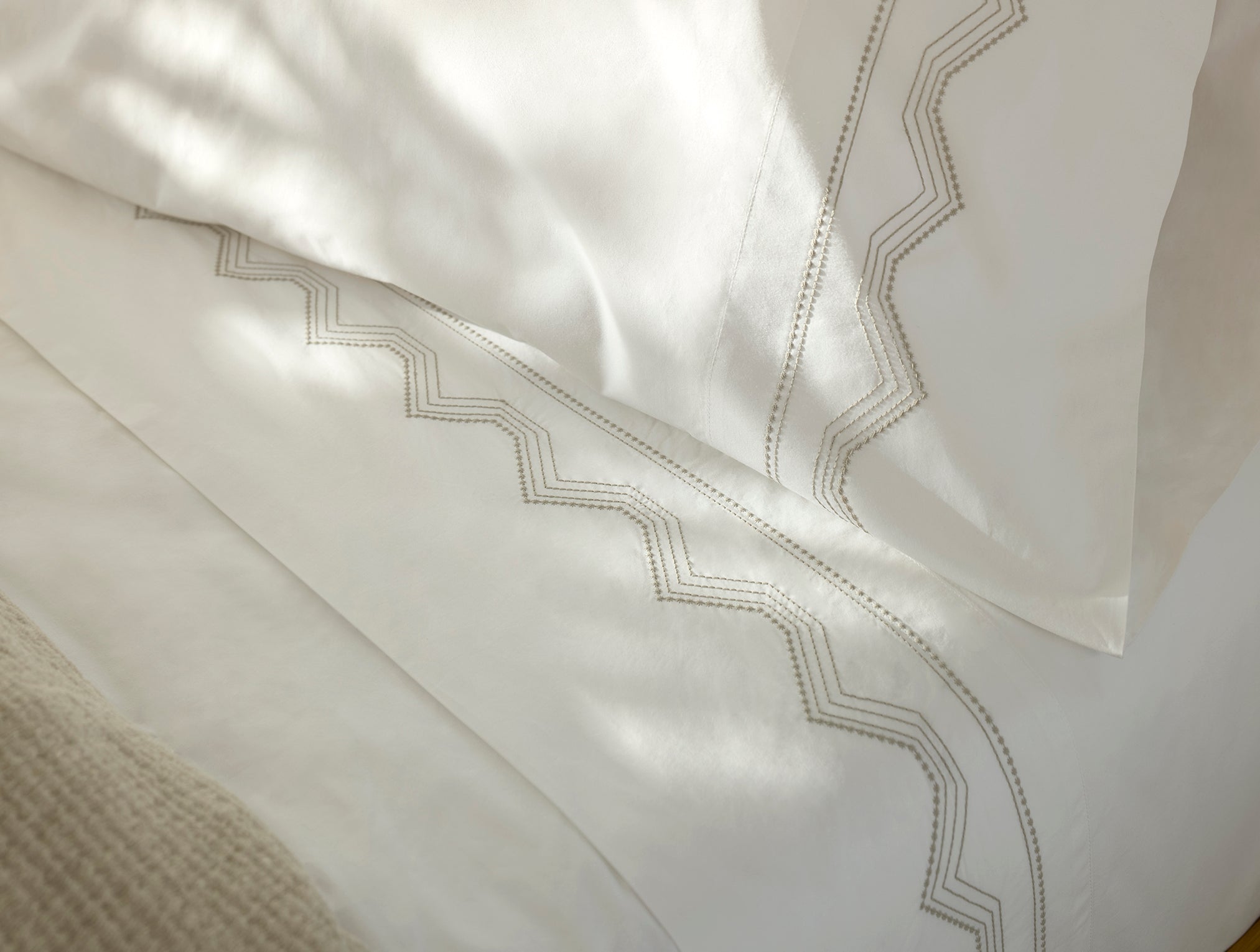 Refined Organic Percale Sheet Set - Image 3