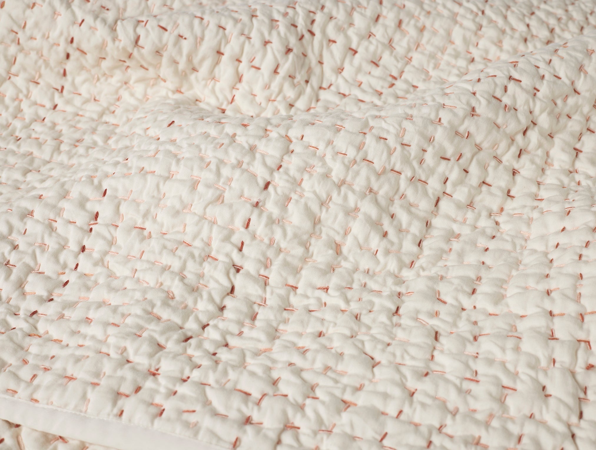 Pebbled Handstitched Organic Toddler Quilt - Image 2