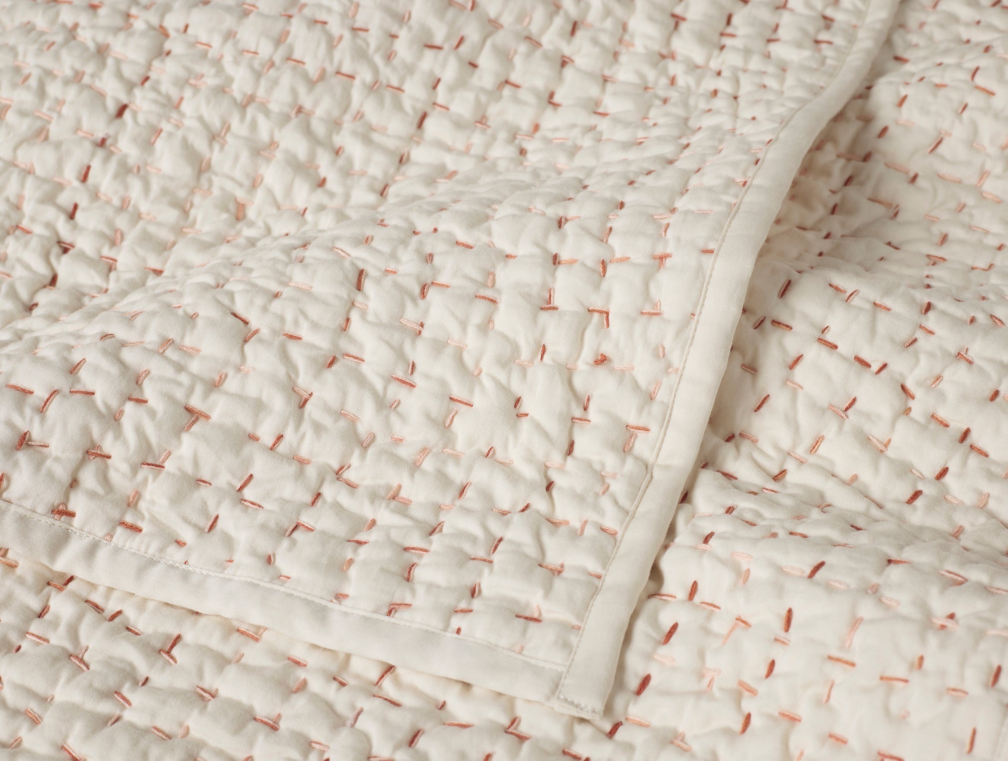 Pebbled Handstitched Organic Toddler Quilt - Image 3