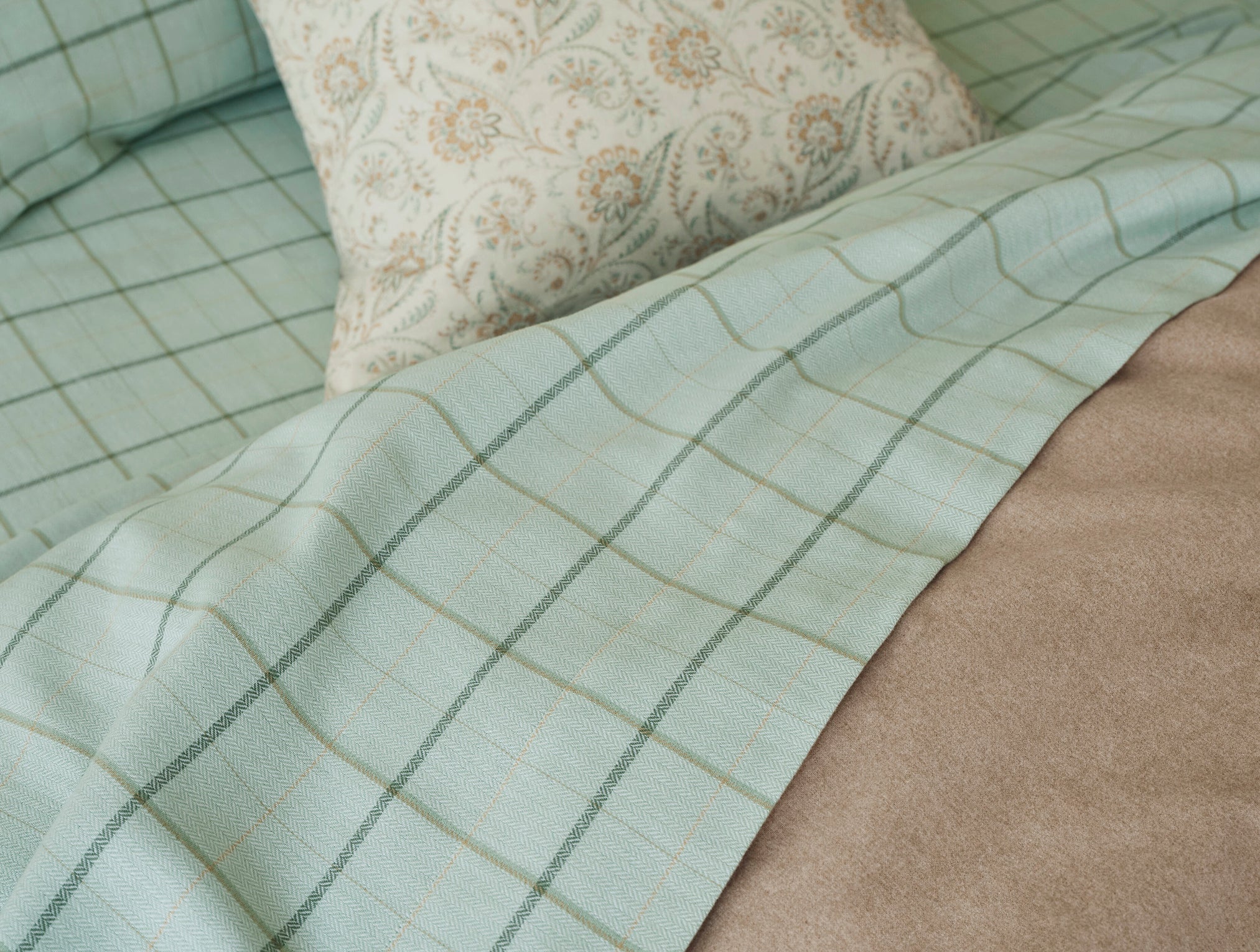 Cloud Brushed™ Organic Flannel Sheet Set - Image 4